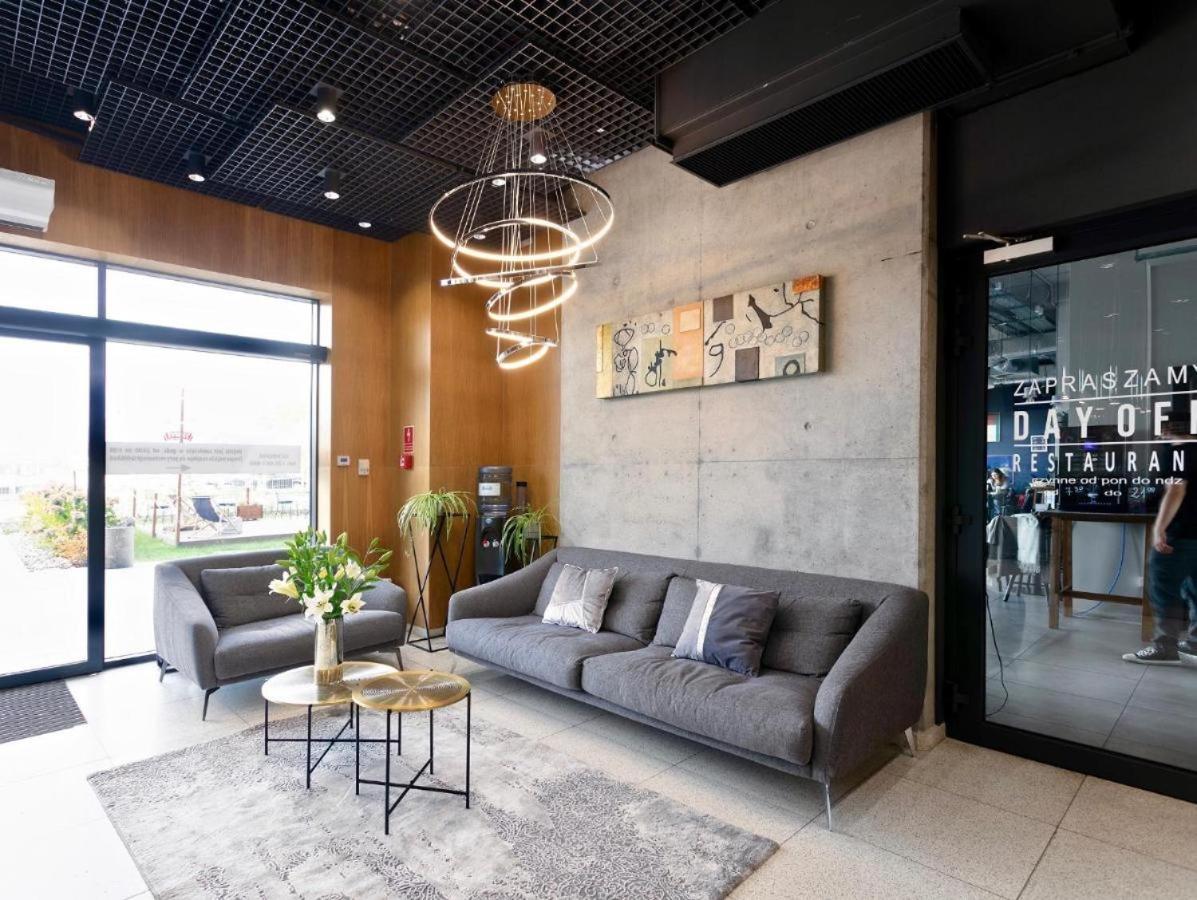 Good Wolska Residence Варшава Екстериор снимка