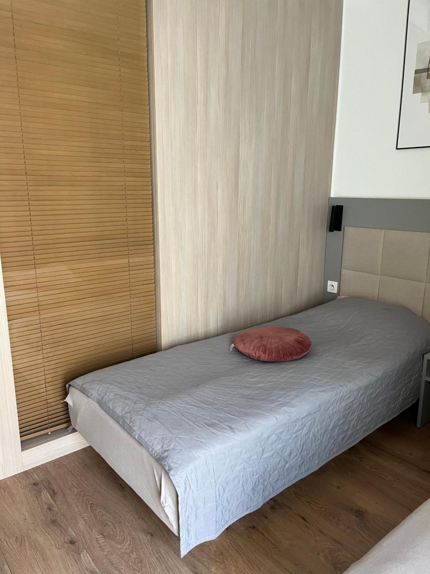 Good Wolska Residence Варшава Екстериор снимка
